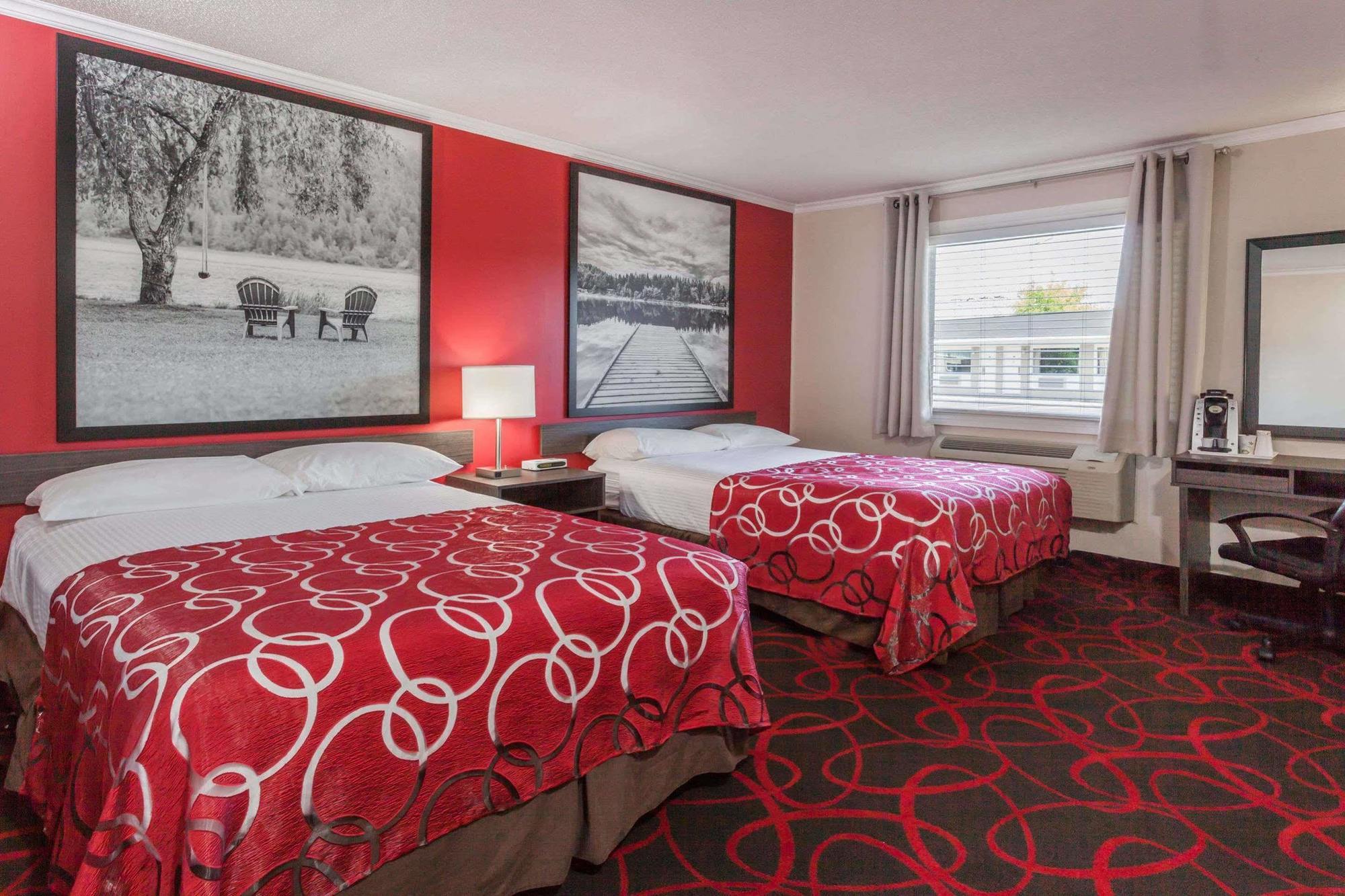 Super 8 by Wyndham Kirkland Lake Bagian luar foto