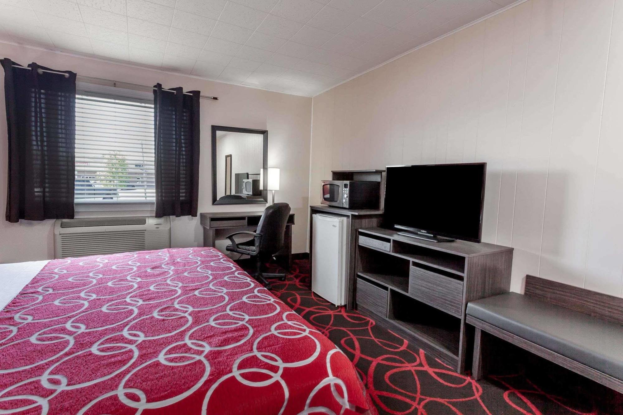 Super 8 by Wyndham Kirkland Lake Bagian luar foto